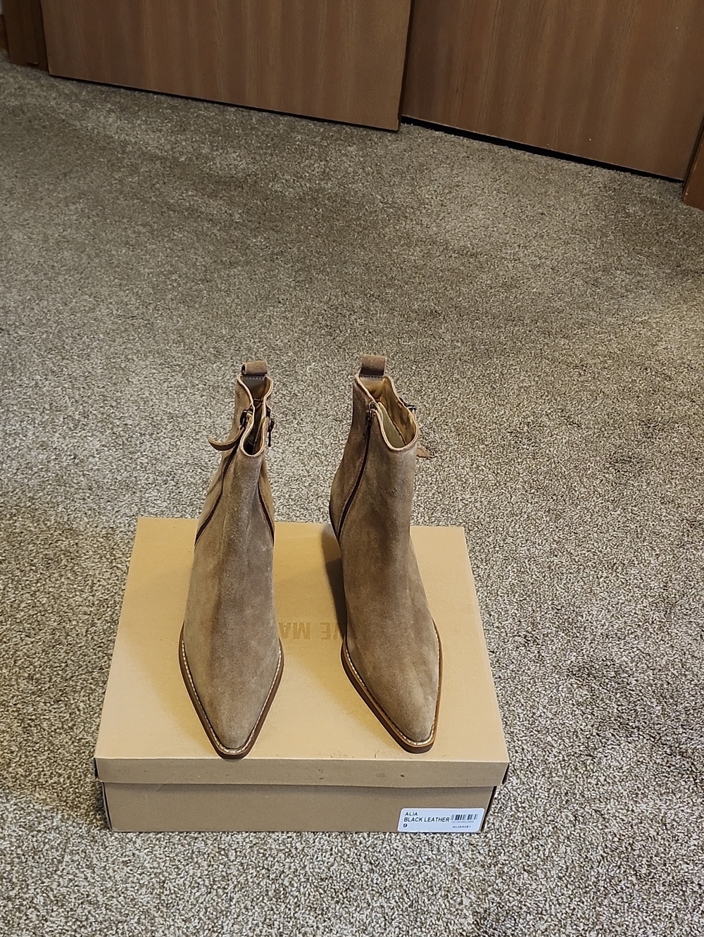 House of Harlow 1960 Tan Suede Pointed Ankle Boots